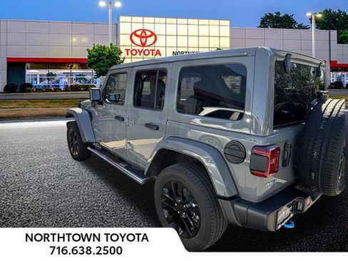 Used 2023 Jeep Wrangler Unlimited Sahara w/ Cold Weather Group AWD/4WD image 7