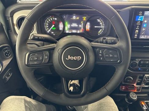 Used 2024 Jeep Wrangler Unlimited AWD/4WD image 14