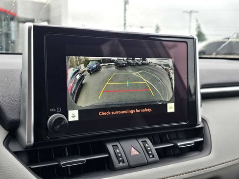 Certified 2025 Toyota RAV4 XLE Premium image 31