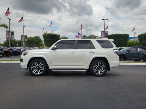Used 2022 Toyota 4Runner Limited AWD/4WD image 7