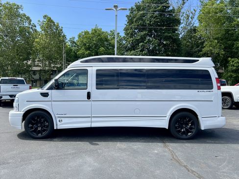 New 2026 GMC Savana 2500 Extended w/ Driver Convenience Package RWD image 4