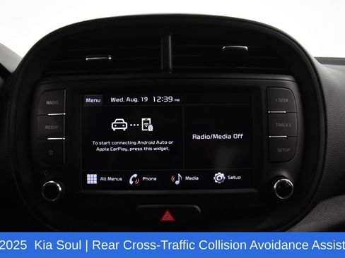 Used 2025 Kia Soul LX w/ LX Technology Package FWD image 18