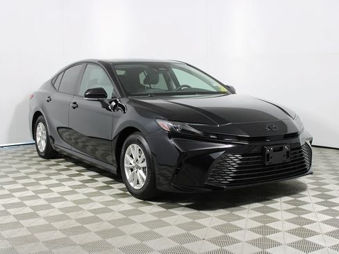 Used 2025 Toyota Camry LE w/ Convenience Package FWD image 21