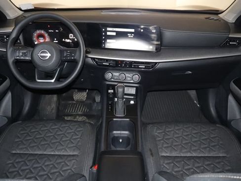 Used 2025 Nissan Kicks SV FWD image 14