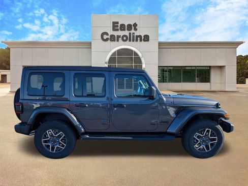 New 2026 Jeep Wrangler Unlimited Sahara AWD/4WD image 2