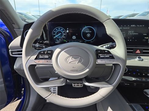 New 2025 Hyundai Elantra SEL image 22