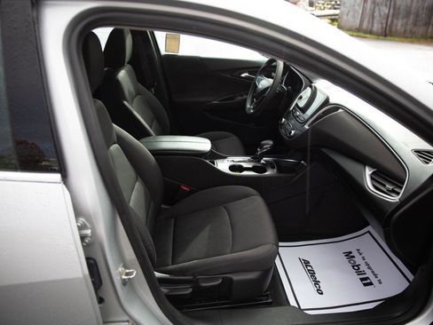 Used 2022 Chevrolet Malibu LT image 23