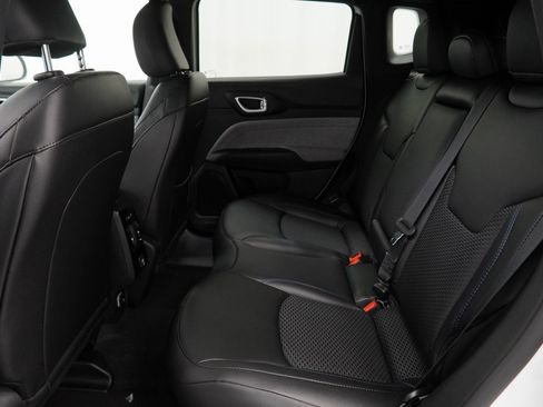 New 2026 Jeep Compass Latitude image 17