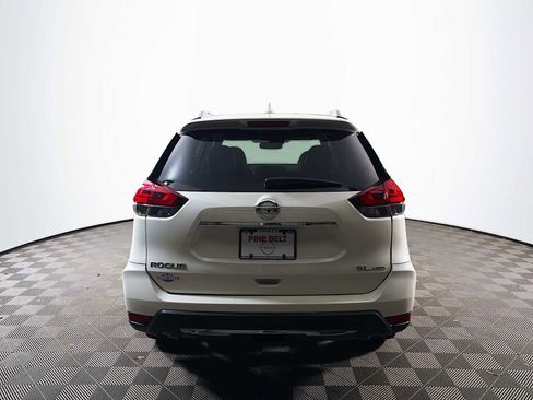 Used 2017 Nissan Rogue SL w/ SL Premium Package image 5