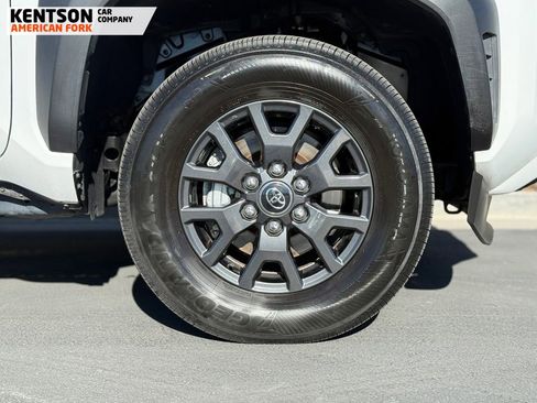 Used 2025 Toyota 4Runner SR5 image 17