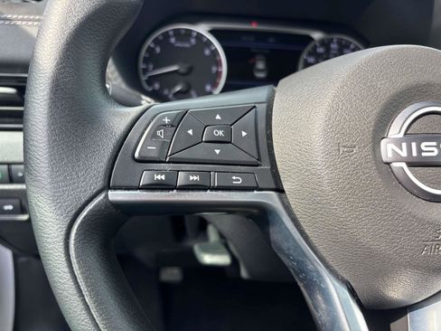 Used 2025 Nissan Sentra SV image 18