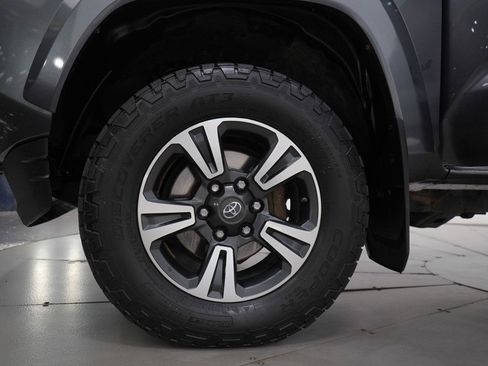 Used 2016 Toyota Tacoma SR5 image 29