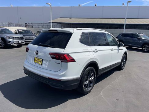 Certified 2022 Volkswagen Tiguan SE AWD/4WD image 3