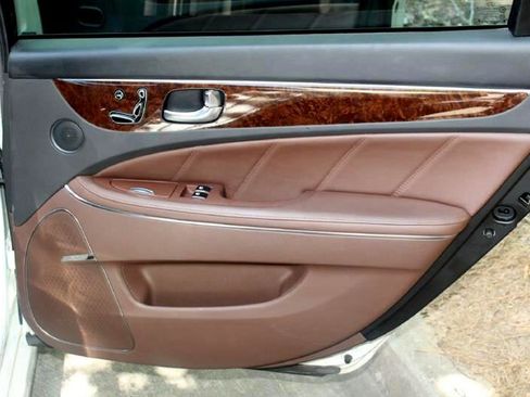 Used 2014 Hyundai Equus Signature image 23