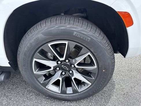 Used 2022 Chevrolet Tahoe Z71 w/ Luxury Package AWD/4WD image 12