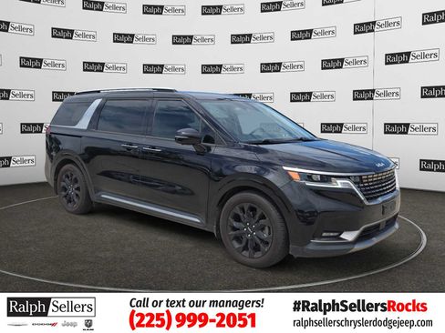 Used 2023 Kia Carnival SX FWD image 1