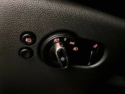 Used 2020 MINI Cooper 4-Door Hardtop w/ Premium Package image 31