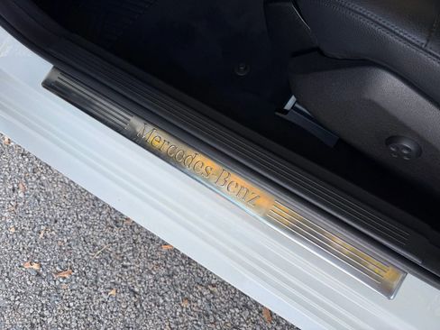 Used 2012 Mercedes-Benz E 350 4MATIC Sedan image 21