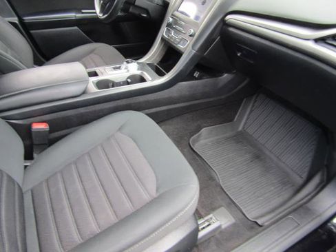 Used 2020 Ford Fusion SE AWD/4WD image 11