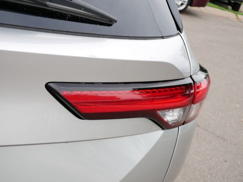 Used 2024 Mitsubishi Outlander SE AWD/4WD image 17