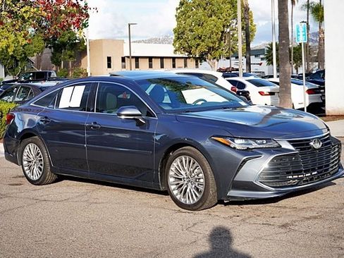 Used 2019 Toyota Avalon XLE image 6