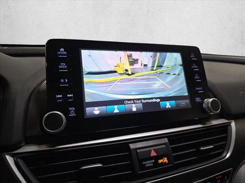 Used 2018 Honda Accord Touring image 24