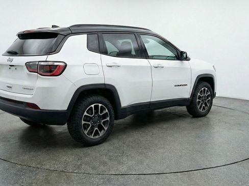 Used 2025 Jeep Compass Trailhawk AWD/4WD image 9