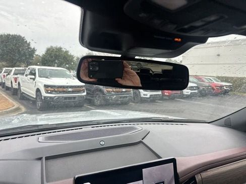 Used 2024 Ford Expedition Limited image 22