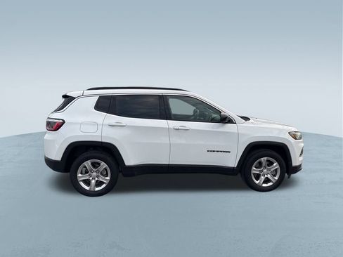 Used 2024 Jeep Compass Latitude image 9