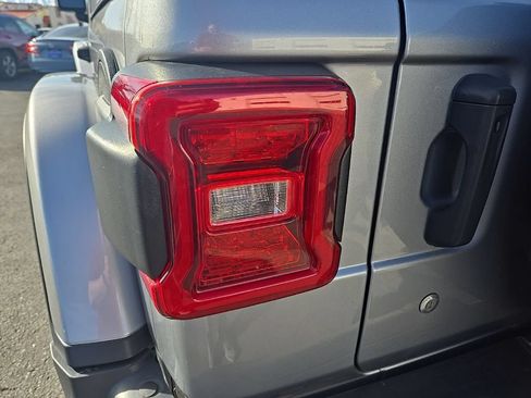 Used 2020 Jeep Wrangler Unlimited Rubicon w/ Steel Bumper Group AWD/4WD image 33