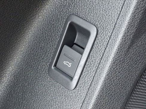 Certified 2025 Audi Q3 2.0T Premium AWD/4WD image 27