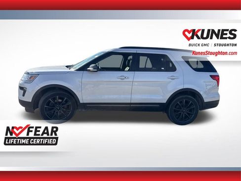 Used 2018 Ford Explorer XLT w/ XLT Appearance Package AWD/4WD image 8