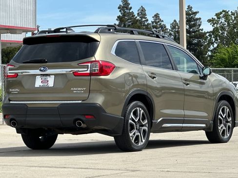 Used 2023 Subaru Ascent Limited image 3