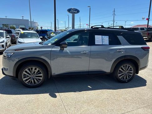 Used 2025 Nissan Pathfinder SL w/ SL Premium Package AWD/4WD image 4