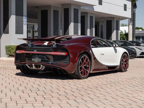 Used 2021 Bugatti Chiron image 14