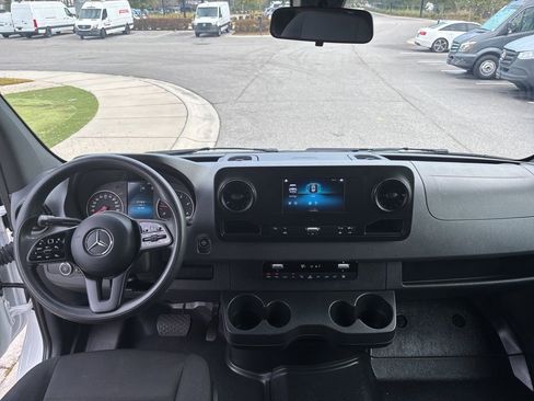 Used 2024 Mercedes-Benz Sprinter 2500 image 51