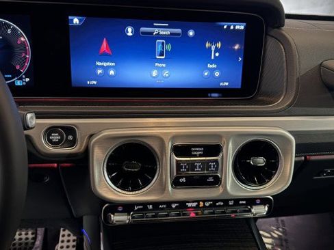 Used 2025 Mercedes-Benz G 550 image 8