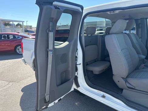 Used 2019 Nissan Frontier S image 15