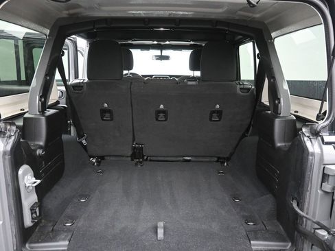 Used 2022 Jeep Wrangler Unlimited Sport AWD/4WD image 2