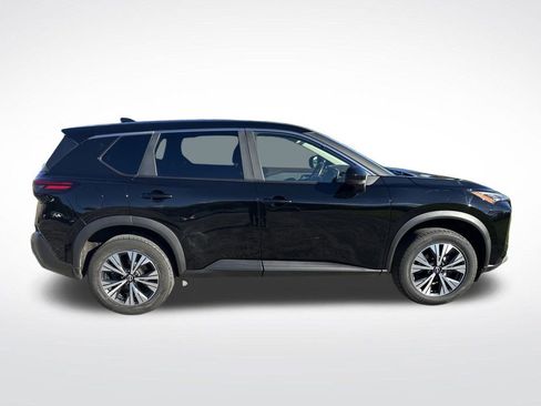 Used 2023 Nissan Rogue SV image 2