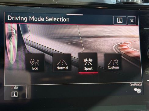 Used 2021 Volkswagen GTI SE image 12