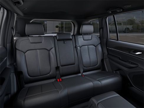 New 2025 Jeep Grand Cherokee Limited w/ Trailer Tow Package image 15