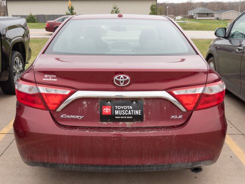 Used 2016 Toyota Camry XLE w/ Moonroof Package image 6