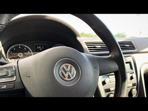 Used 2014 Volkswagen Passat 1.8T Wolfsburg Edition FWD image 9