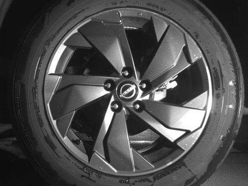 Used 2025 Nissan Rogue SV image 14