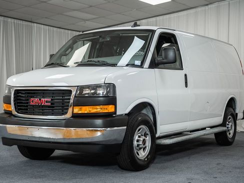 Used 2024 GMC Savana 2500 w/ Driver Convenience Package RWD image 3
