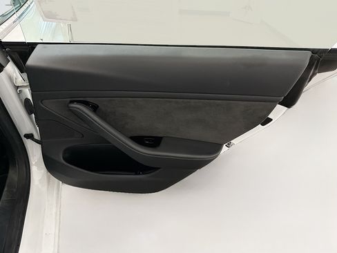 Used 2018 Tesla Model 3 Long Range AWD/4WD image 32