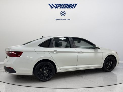 New 2026 Volkswagen Jetta SE FWD image 5