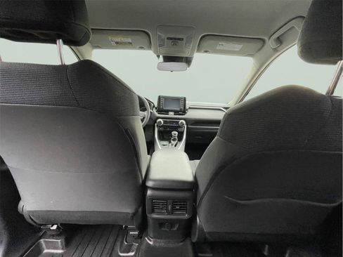 Used 2019 Toyota RAV4 LE AWD/4WD image 15
