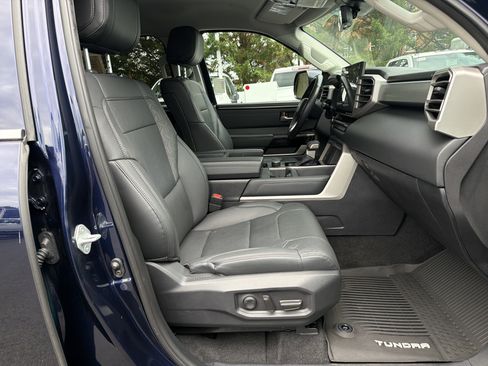 Used 2024 Toyota Tundra Limited AWD/4WD image 32